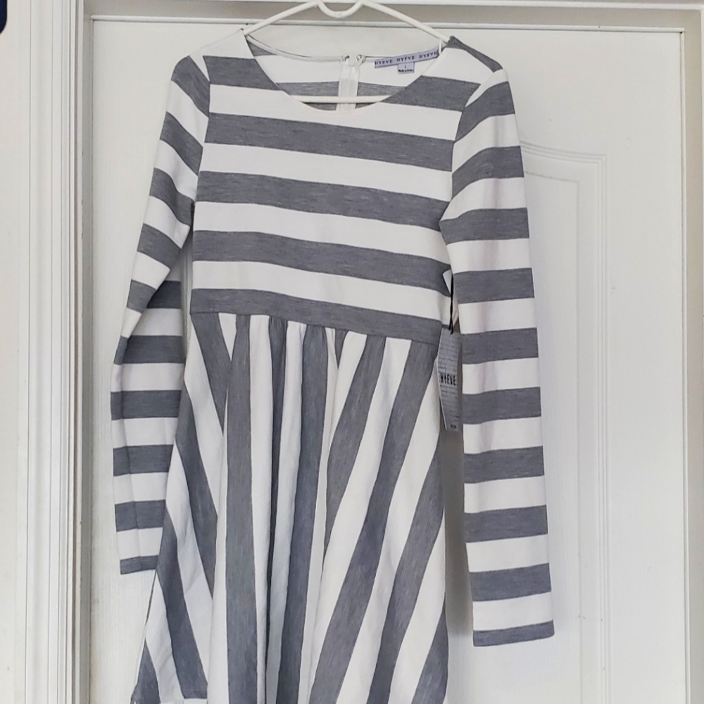 Red Dress Boutique dress,  Large, white & grey